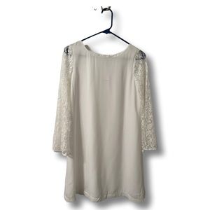 BB Dakota white lace sleeve mini dress size XS.